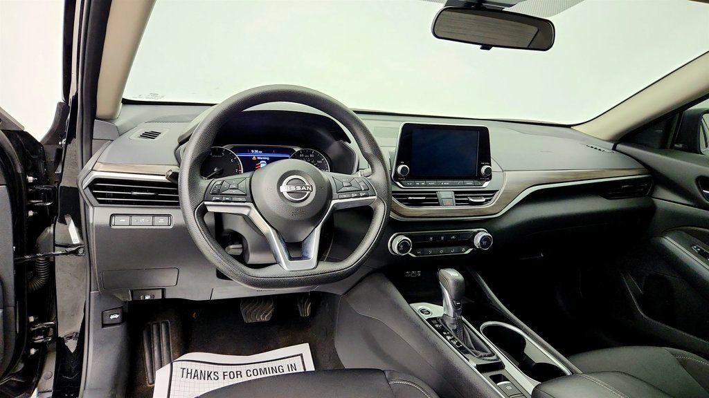 Used 2024 Nissan Altima 2.5 SV AWD/4WD image 11