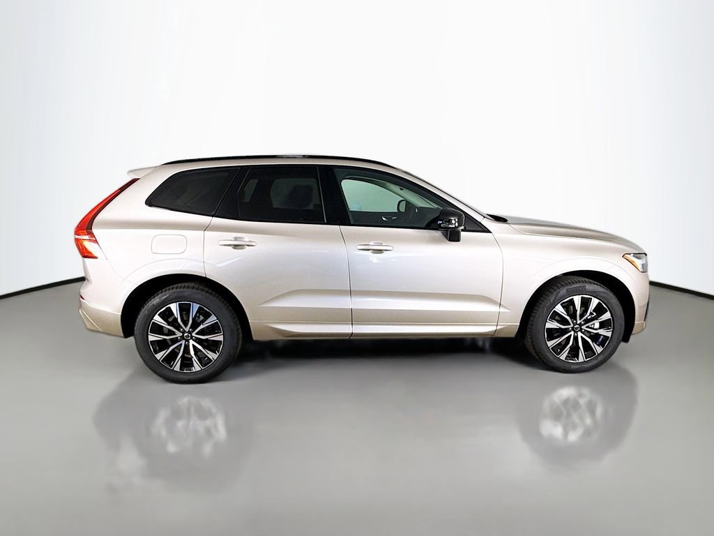 Used 2025 Volvo XC60 B5 Core w/ Protection Package Premier image 8