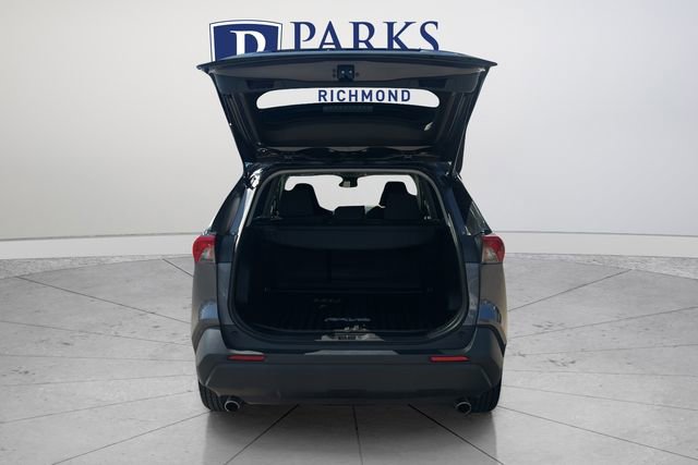 Used 2022 Toyota RAV4 LE image 19