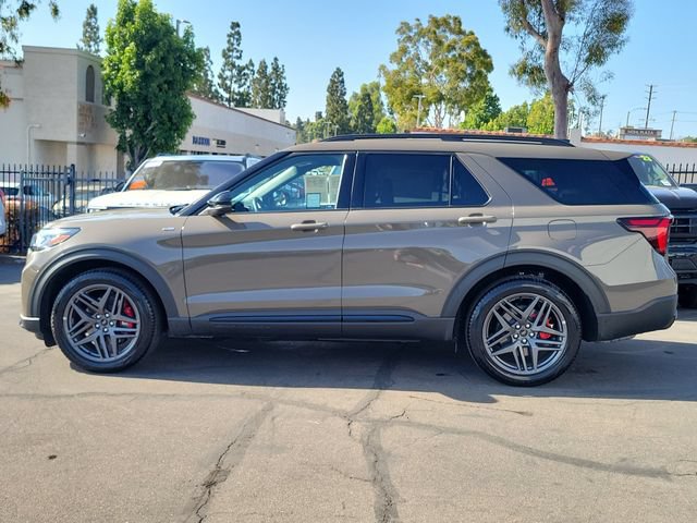 Used 2026 Ford Explorer ST-Line w/ ST-Line Street Pack RWD image 28
