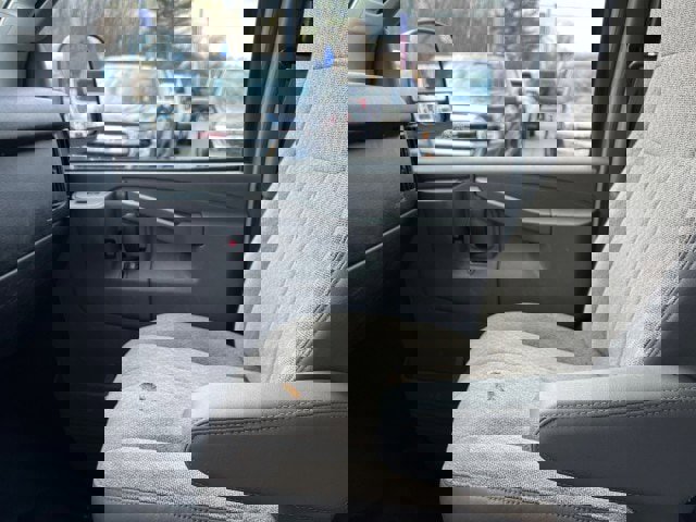 Used 2017 Chevrolet Express 2500 image 16