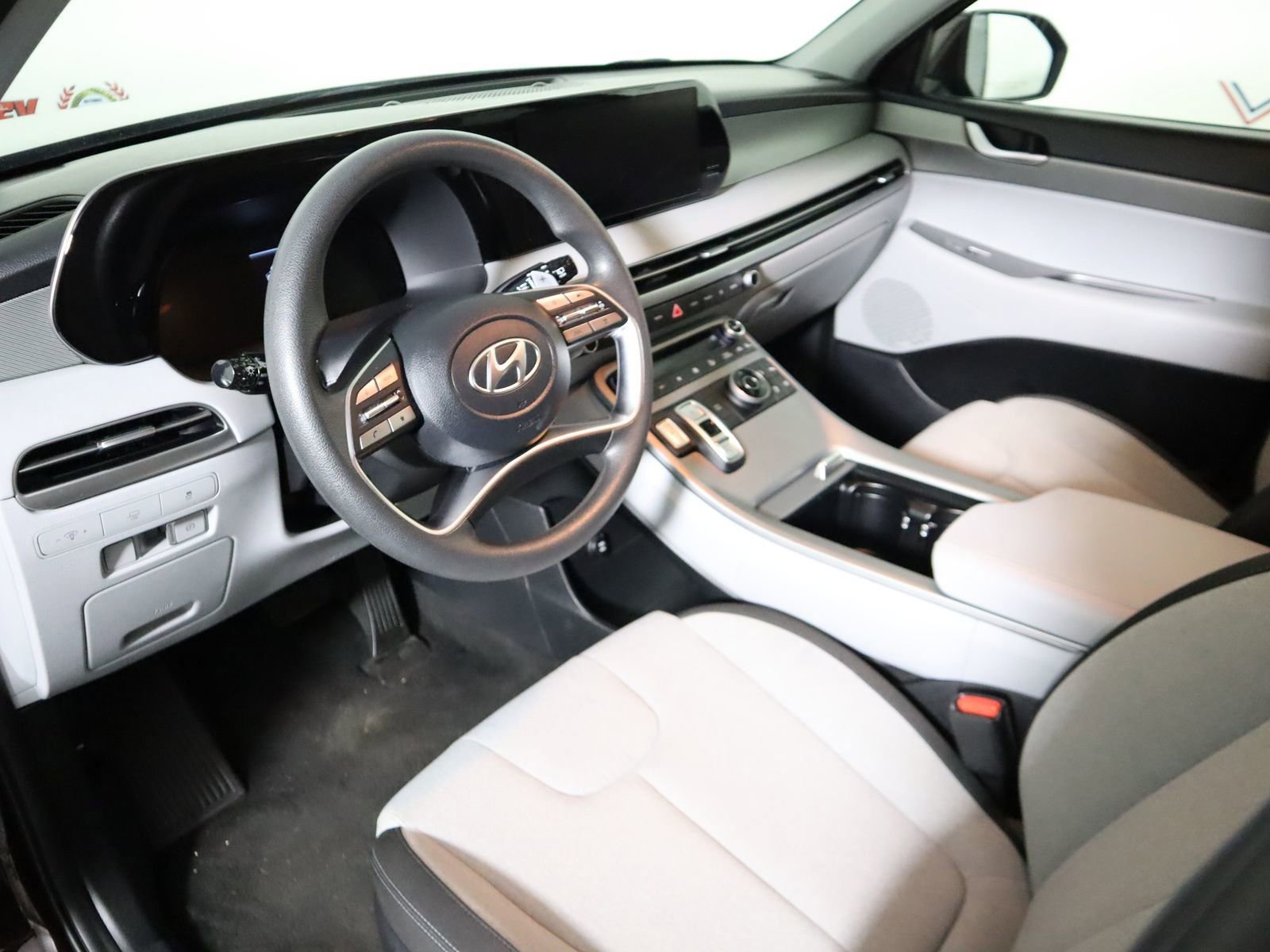 Used 2024 Hyundai Palisade SE image 28