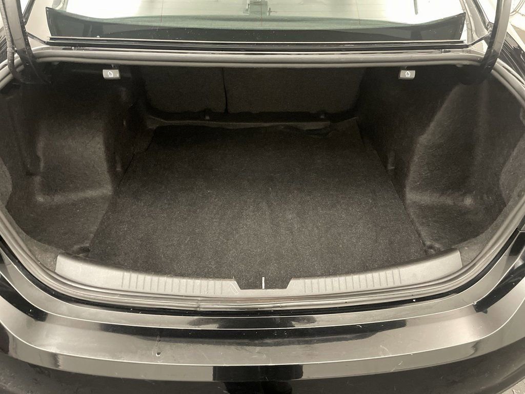 Used 2022 Chevrolet Malibu LT image 18