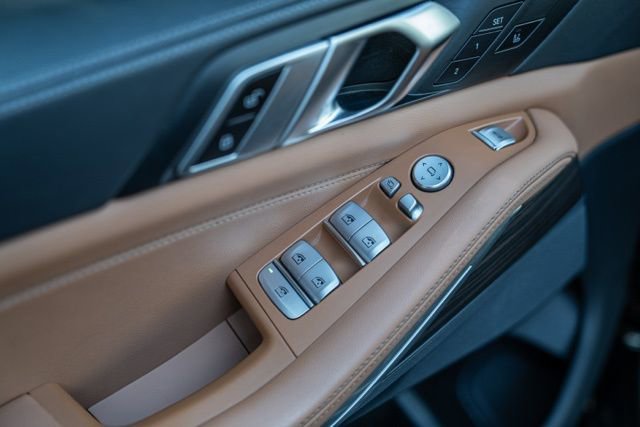 Used 2023 BMW X7 xDrive40i w/ Parking Assistance Package AWD/4WD image 50