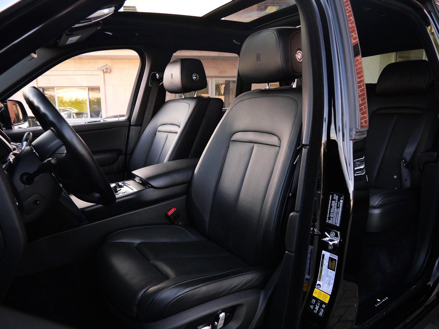 Used 2019 Rolls-Royce Cullinan image 26