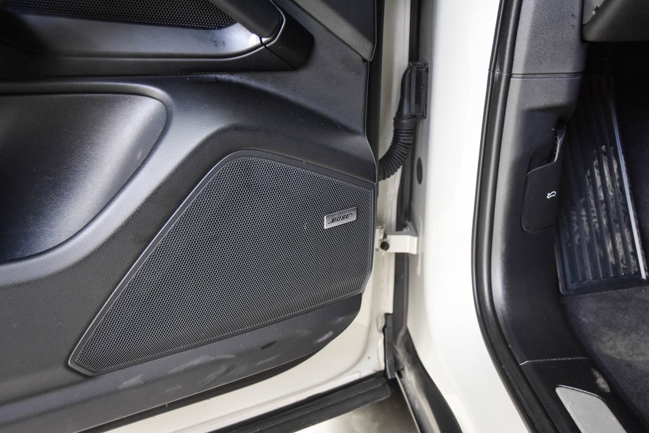 Certified 2025 Porsche Cayenne AWD/4WD image 20