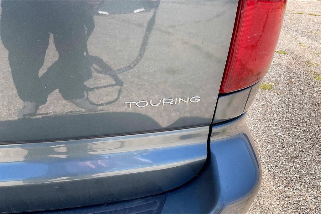 Used 2005 Chrysler Town & Country Touring FWD image 6