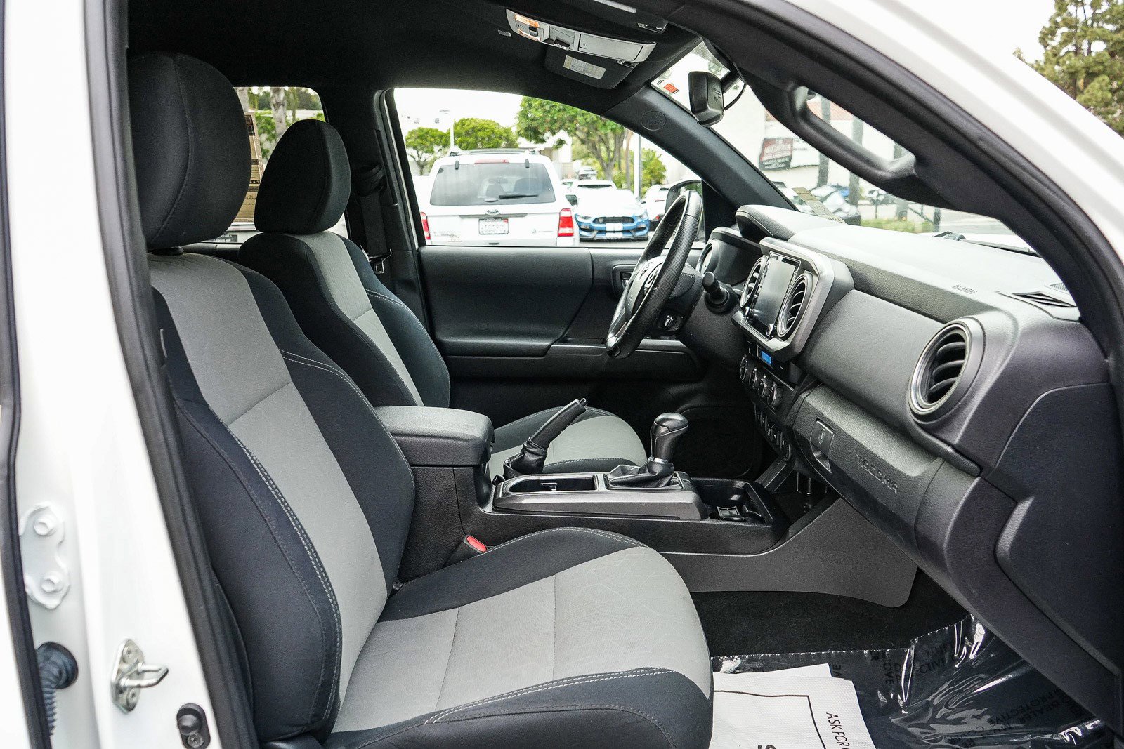 Used 2021 Toyota Tacoma TRD Sport w/ Technology Package AWD/4WD image 15