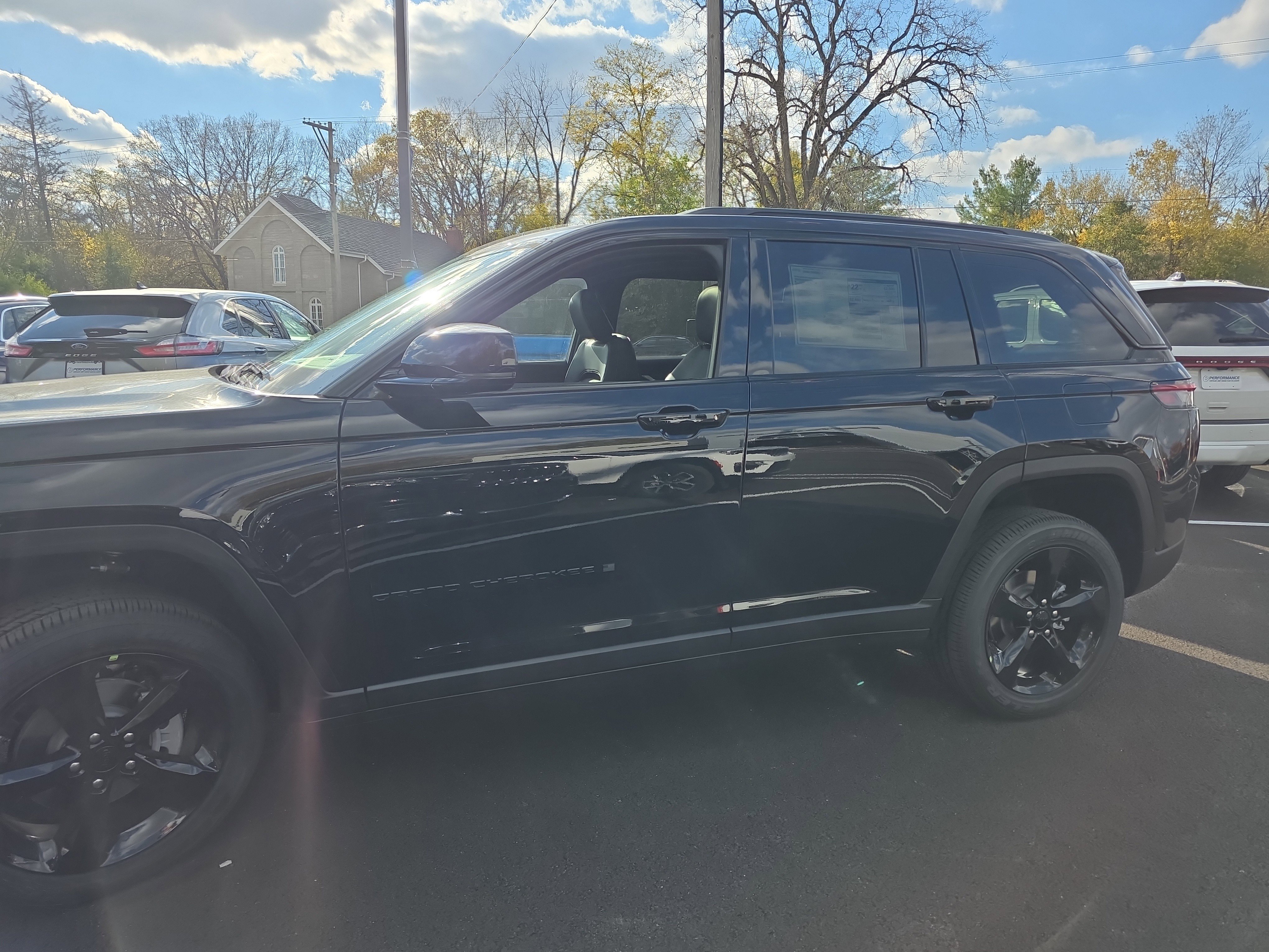New 2025 Jeep Grand Cherokee Altitude image 19