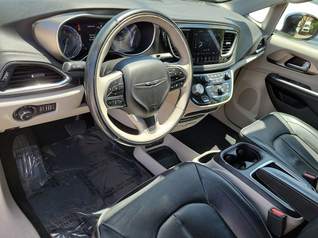 Used 2018 Chrysler Pacifica Limited w/ Advanced Safetytec Group FWD image 24
