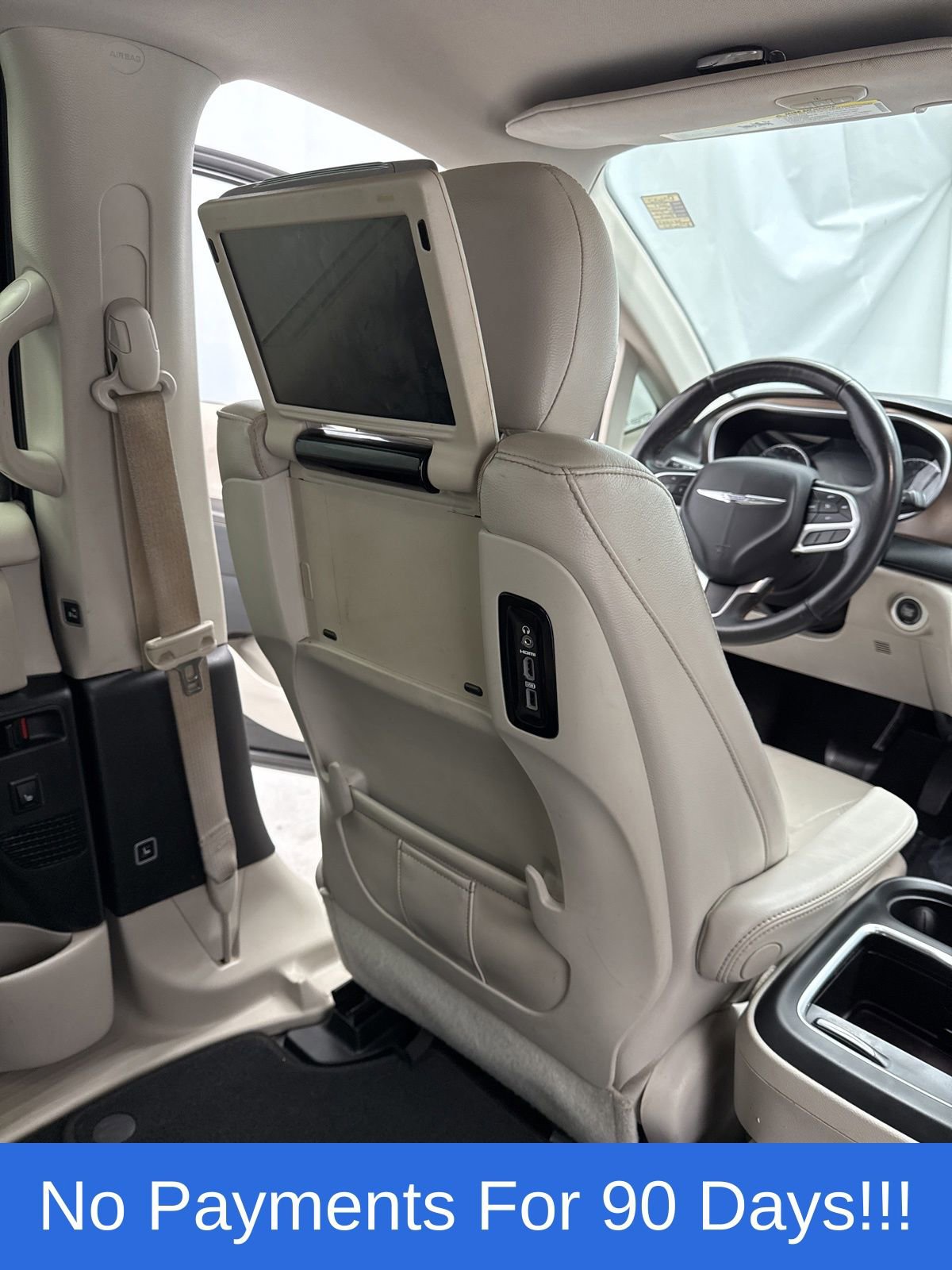 Used 2017 Chrysler Pacifica Touring-L Plus w/ Tire & Wheel Group image 39