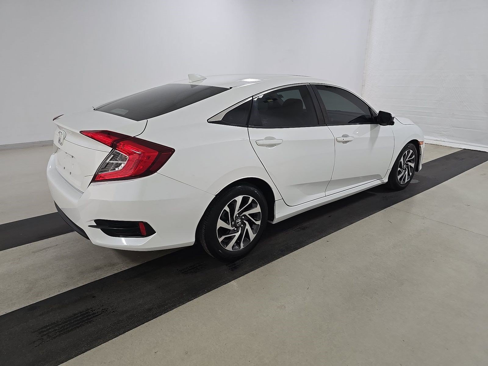 Used 2018 Honda Civic EX image 6