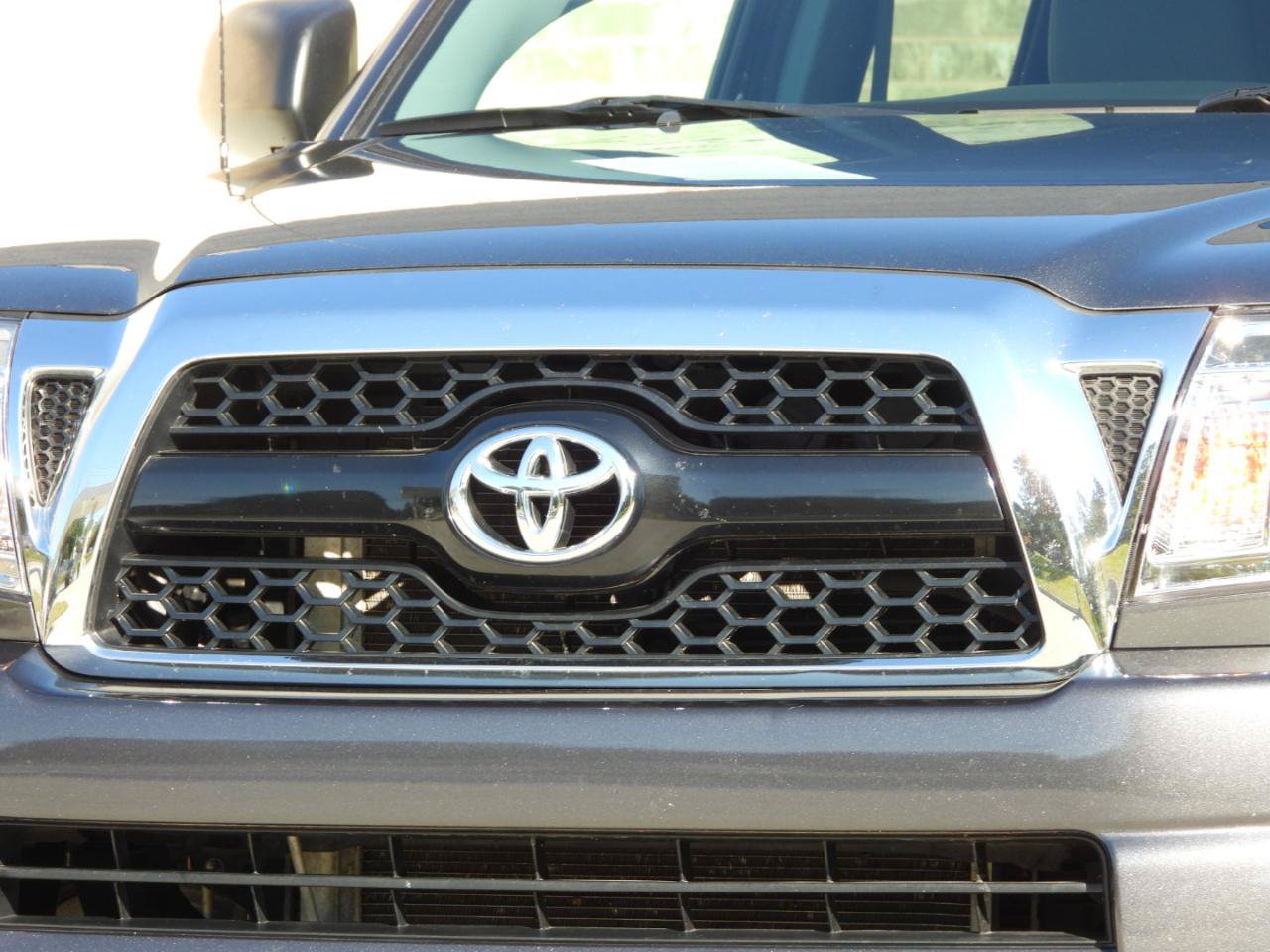 Used 2011 Toyota Tacoma PreRunner w/ SR5 Pkg #2 RWD image 5