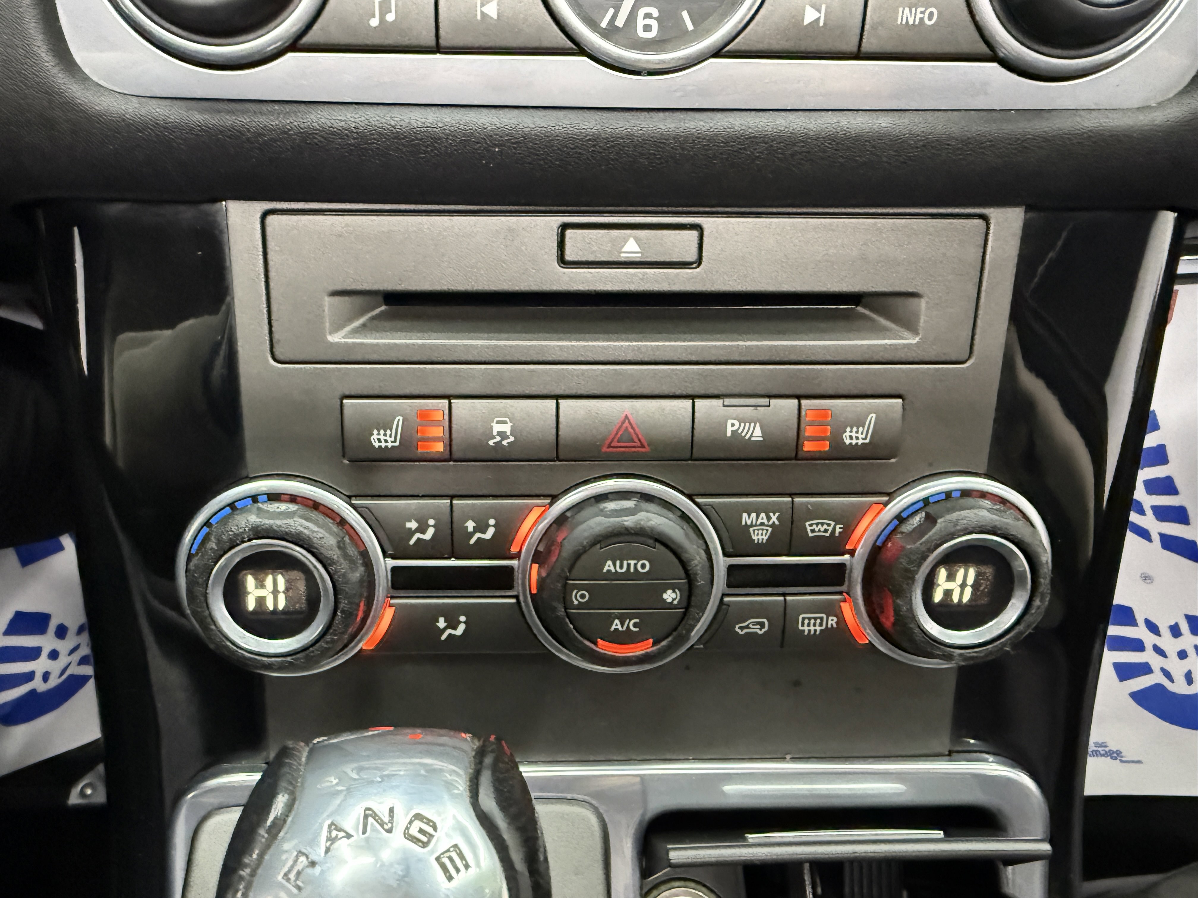 Used 2010 Land Rover Range Rover Sport Supercharged image 17