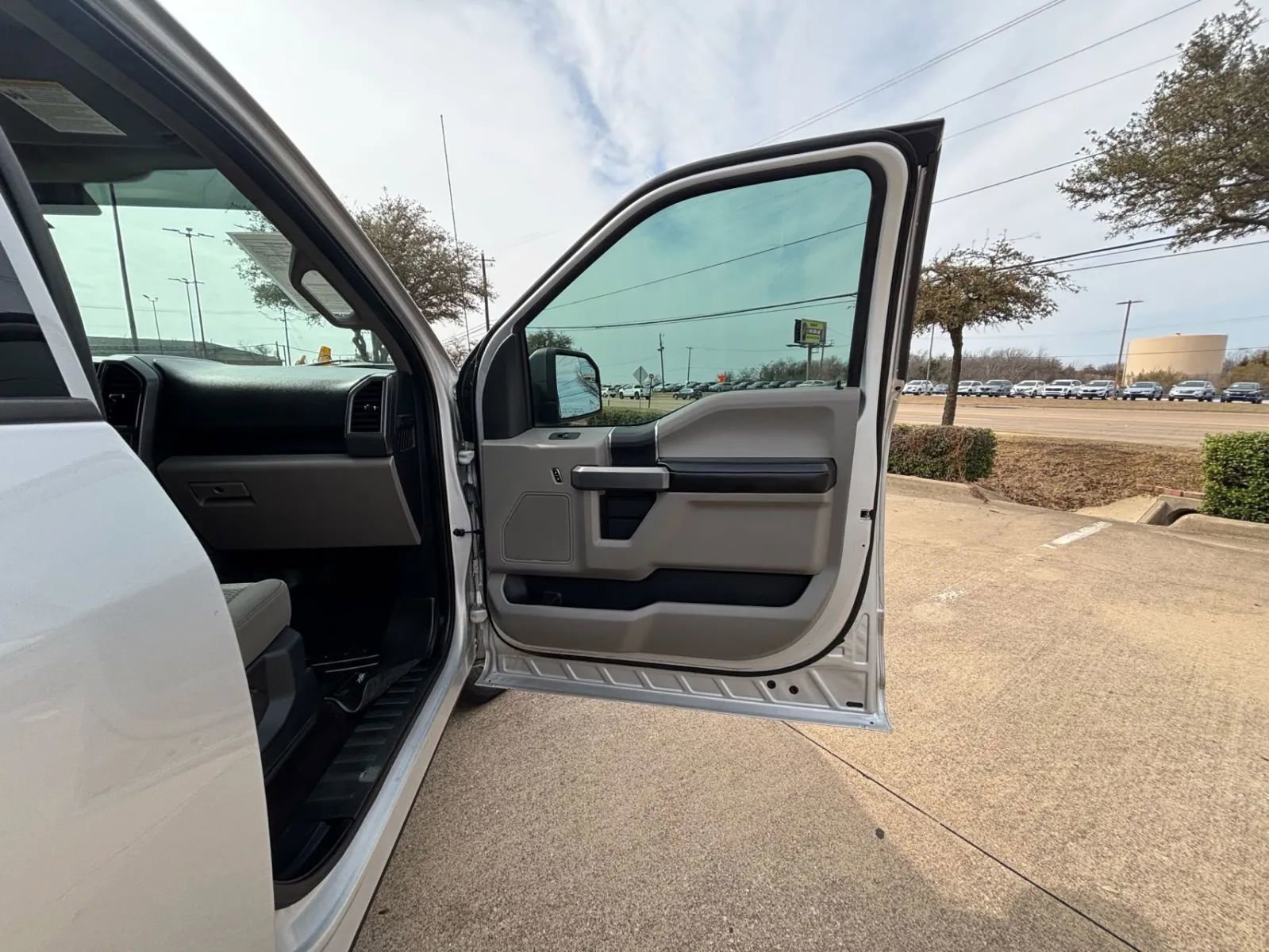 Used 2017 Ford F150 XLT RWD image 15