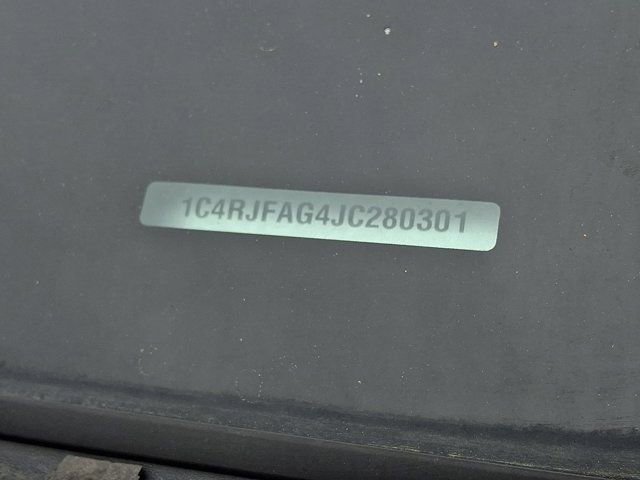 Certified 2018 Jeep Grand Cherokee Laredo image 31