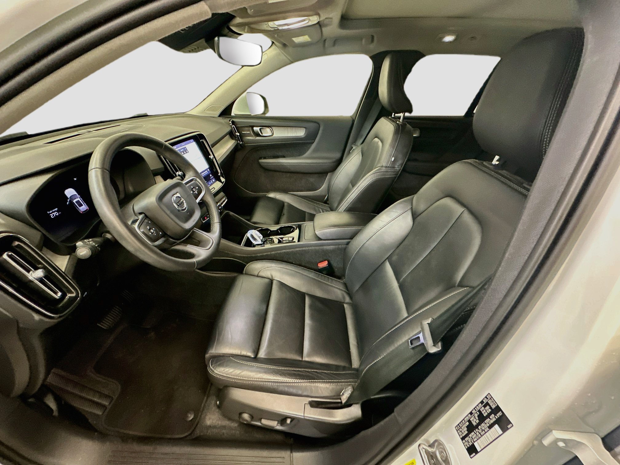 Used 2023 Volvo XC40 B5 Ultimate AWD/4WD image 13