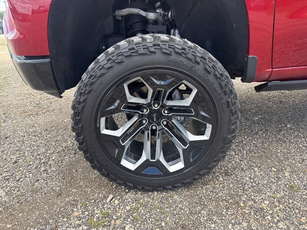 Used 2024 Chevrolet Silverado 1500 LT Trail Boss w/ LT Trail Boss Premium Package AWD/4WD image 16