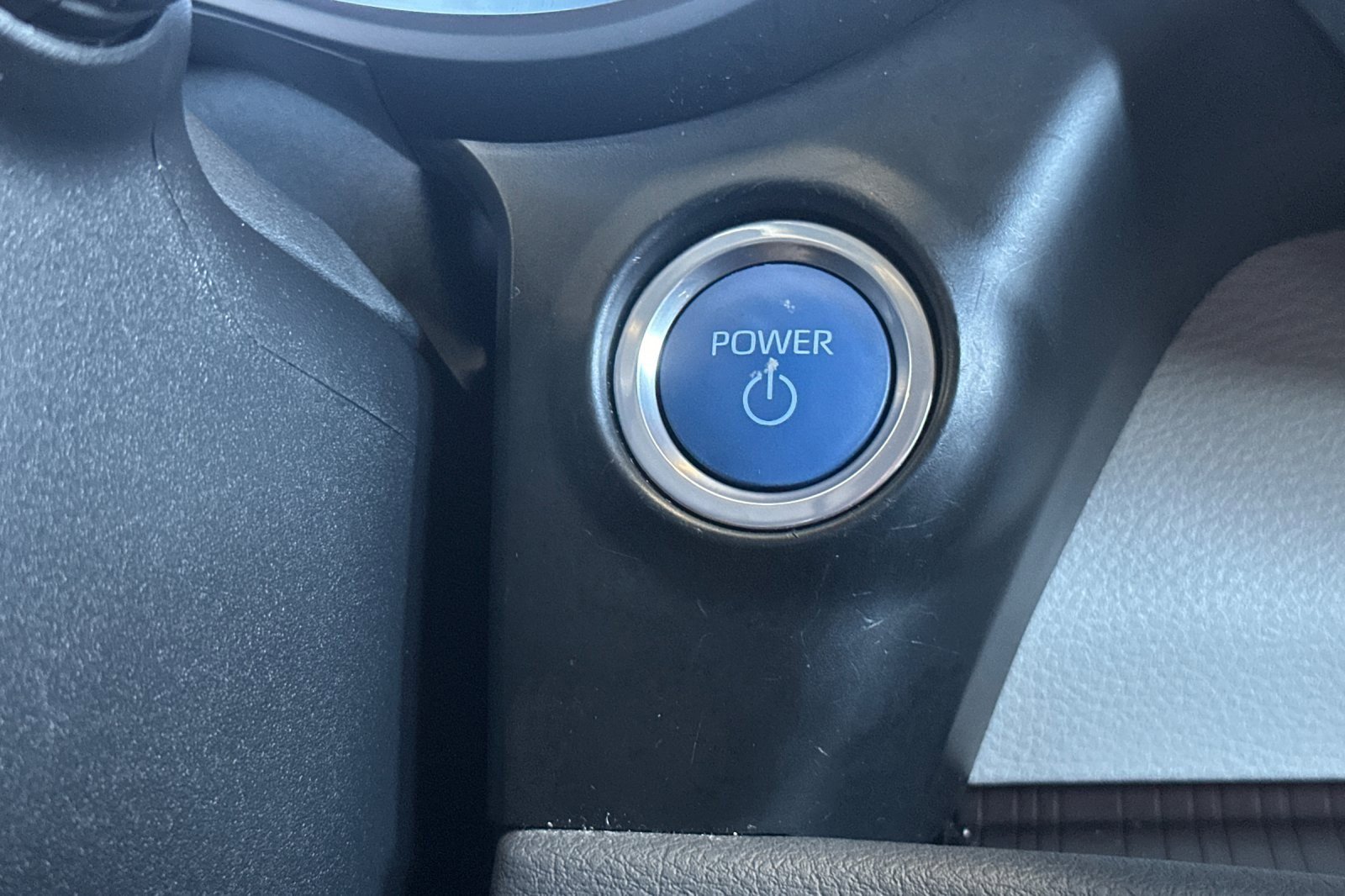 Certified 2024 Toyota Sienna LE FWD image 22