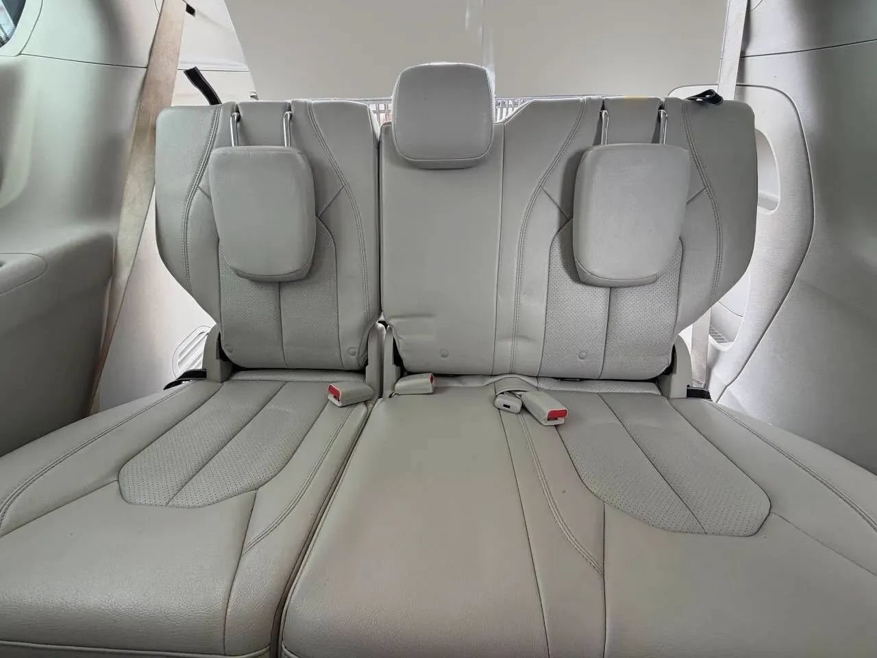 Used 2019 Chrysler Pacifica Touring-L FWD image 19