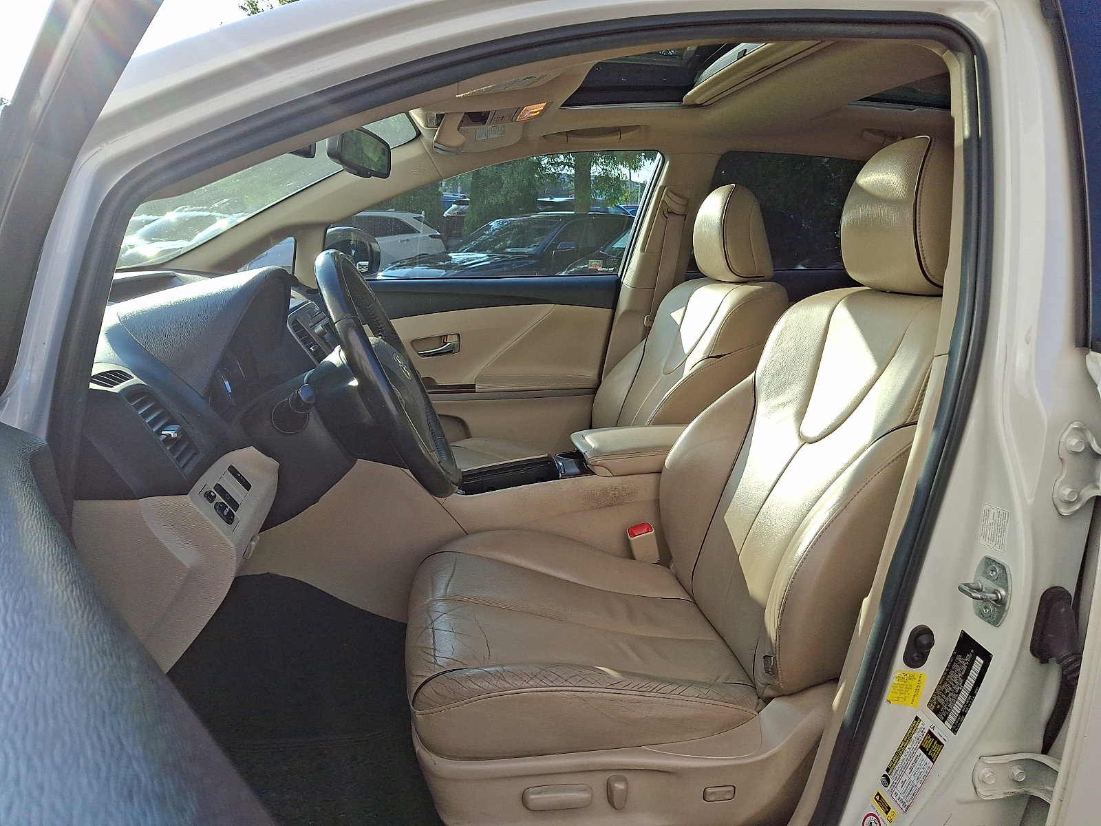 Used 2012 Toyota Venza Limited w/ Tow Pkg AWD/4WD image 16
