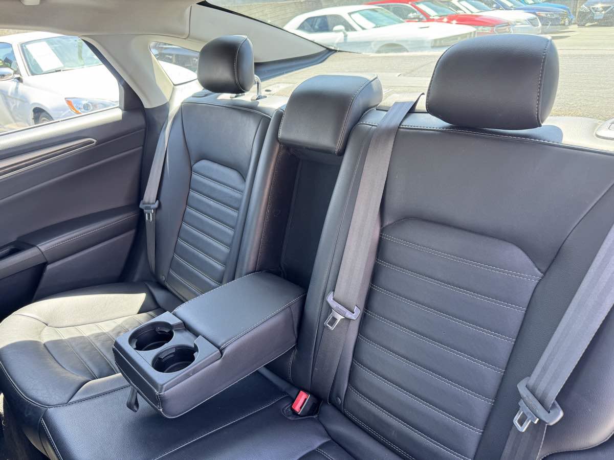 Used 2014 Ford Fusion Energi SE FWD image 32