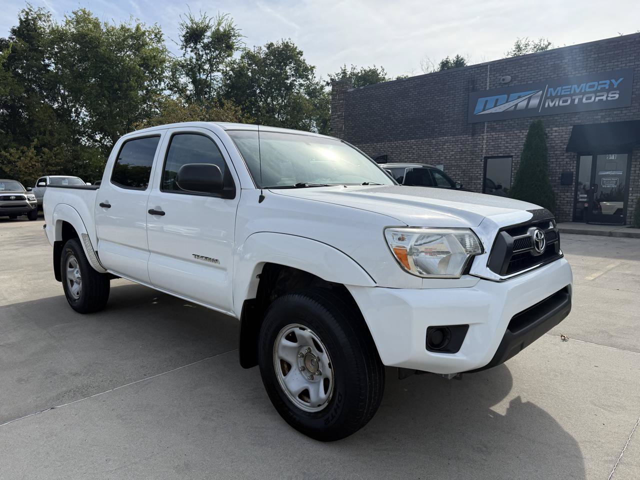 Used 2015 Toyota Tacoma PreRunner w/ SR5 Package RWD image 3