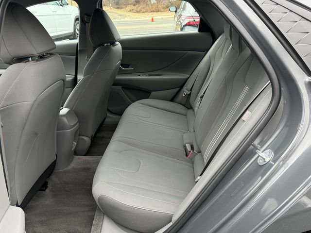 Used 2024 Hyundai Elantra SEL image 11