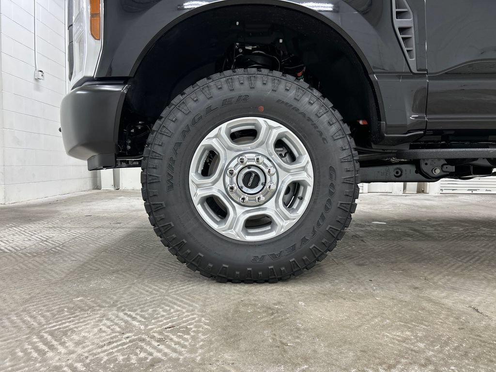 New 2027 Ford F250 XL w/ XL Driver Assist Package AWD/4WD image 11