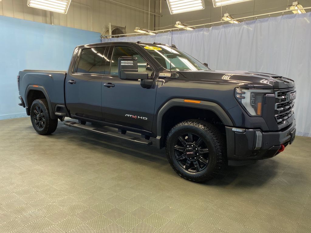 Used 2024 GMC Sierra 2500 AT4 w/ Technology Package AWD/4WD image 6