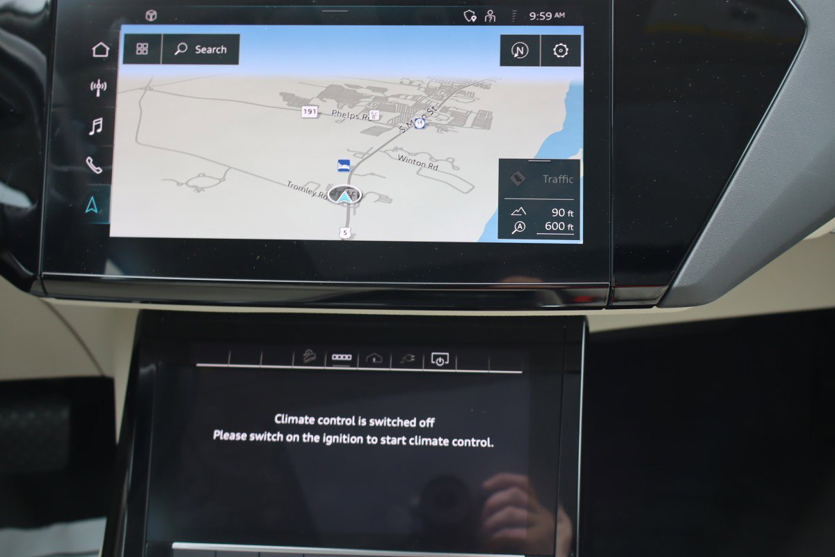 Used 2021 Audi e-tron Premium w/ Convenience Plus Package image 11