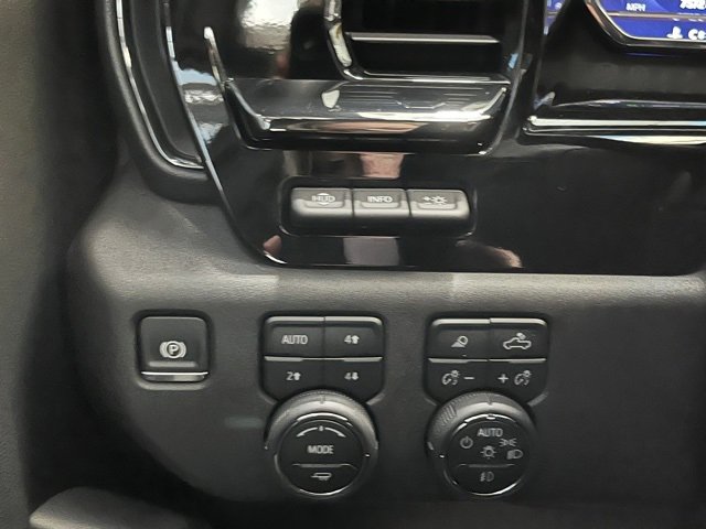 Used 2025 Chevrolet Silverado 2500 ZR2 w/ Technology Package image 25