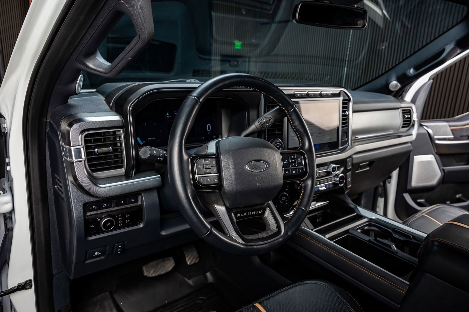 Used 2024 Ford F250 Platinum w/ FX4 Off-Road Package AWD/4WD image 17