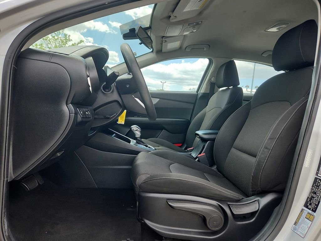 Used 2021 Kia Forte LXS FWD image 8