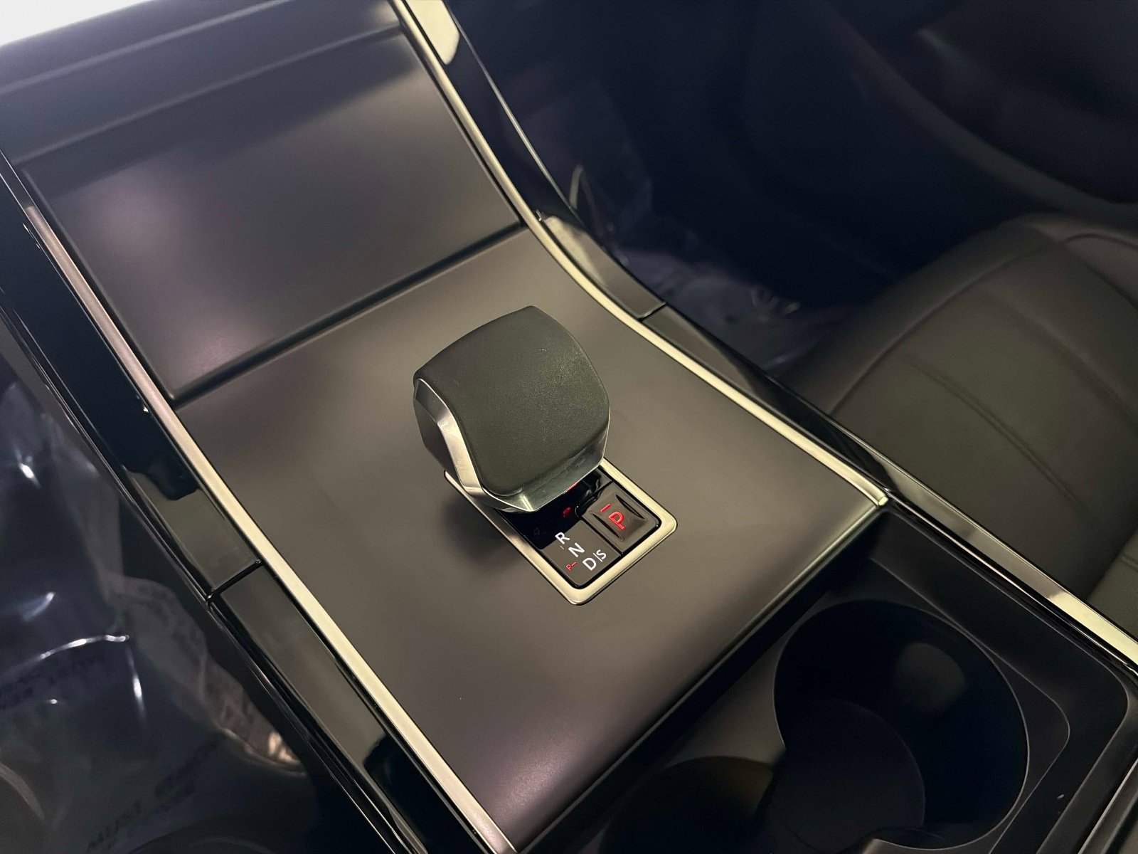 Used 2026 Land Rover Range Rover Evoque S image 42