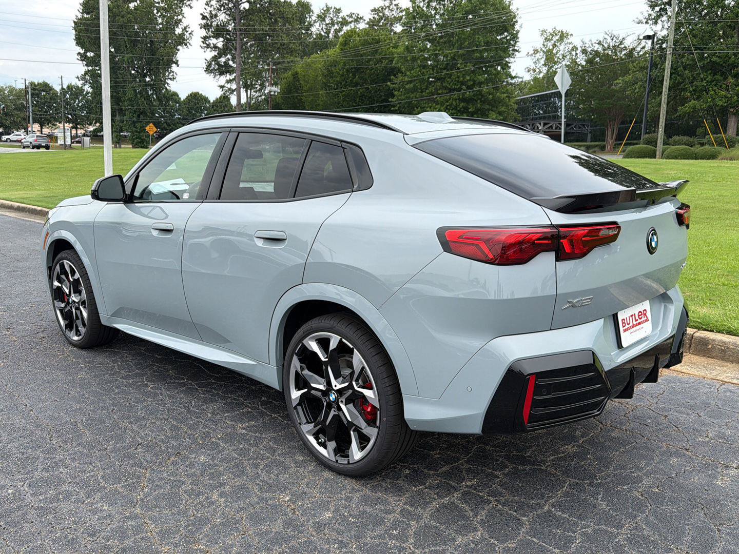 New 2026 BMW X2 xDrive28i w/ Technology Package AWD/4WD image 4