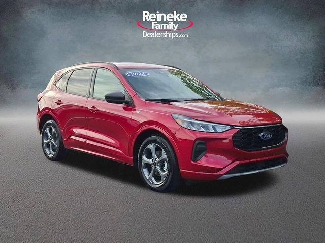 Used 2023 Ford Escape ST-Line w/ Tech Pack #1 FWD image 3