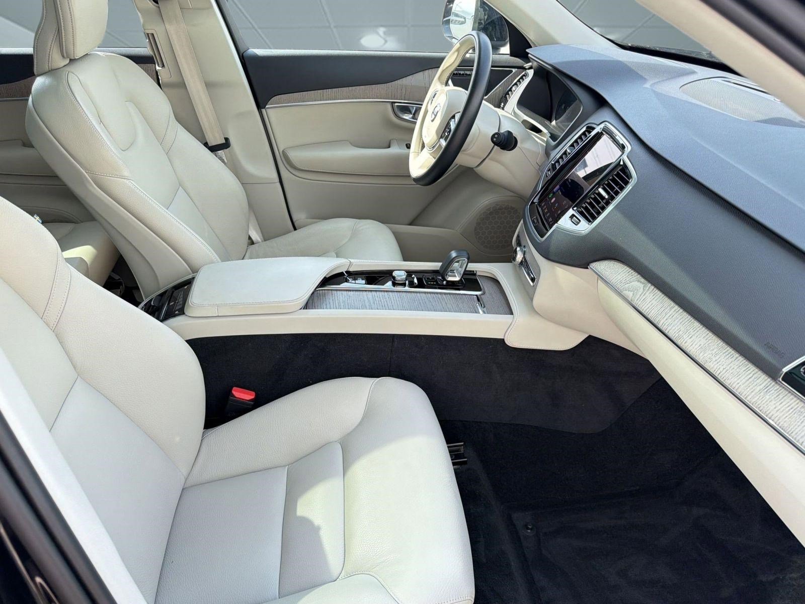 Certified 2024 Volvo XC90 B6 Plus w/ Protection Package Premier image 28