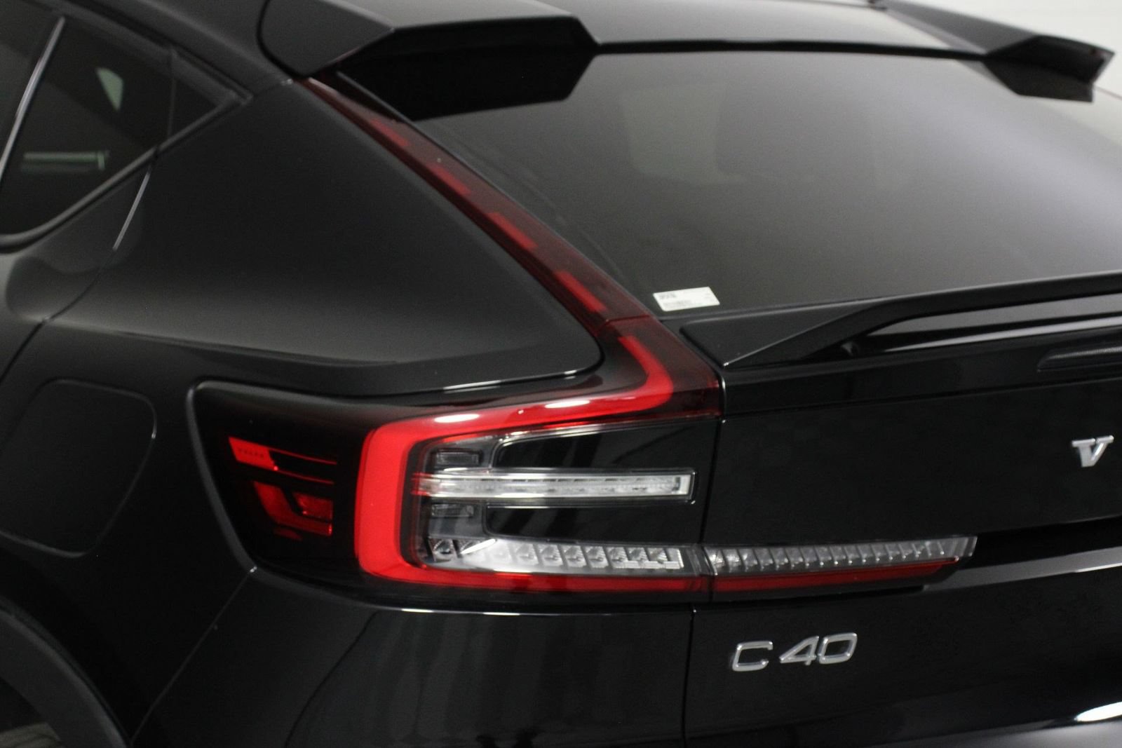 Certified 2023 Volvo C40 P8 Recharge Ultimate w/ Protection Package Premier AWD/4WD image 18