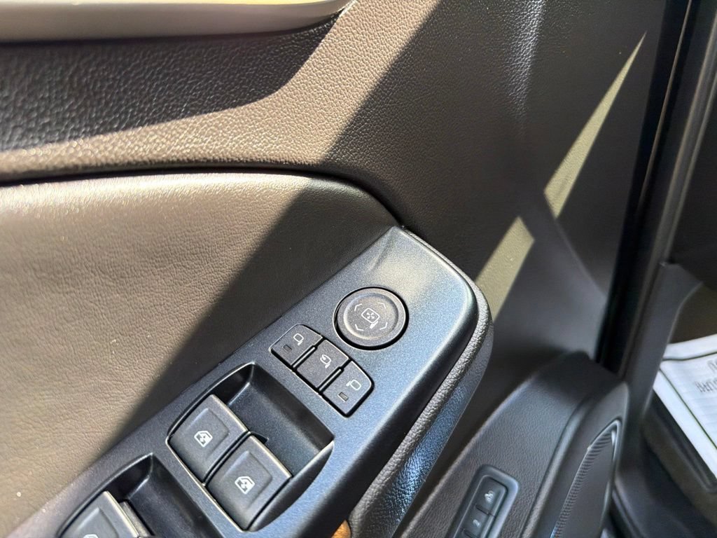 Used 2015 GMC Yukon XL Denali w/ Touring Package AWD/4WD image 16