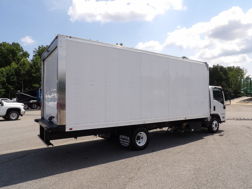 Used 2021 Isuzu NPR RWD image 8
