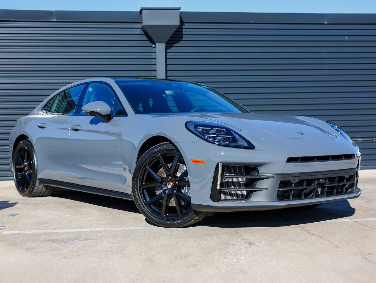 Used 2026 Porsche Panamera RWD image 9
