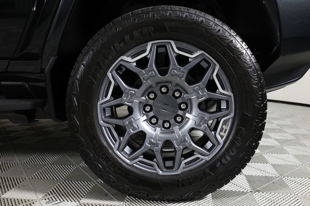 Used 2024 GMC Hummer EV 3X image 55