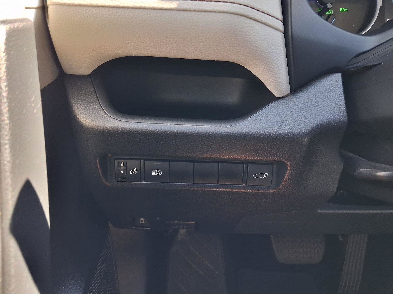 Used 2021 Toyota RAV4 XLE w/ Convenience Package AWD/4WD image 36