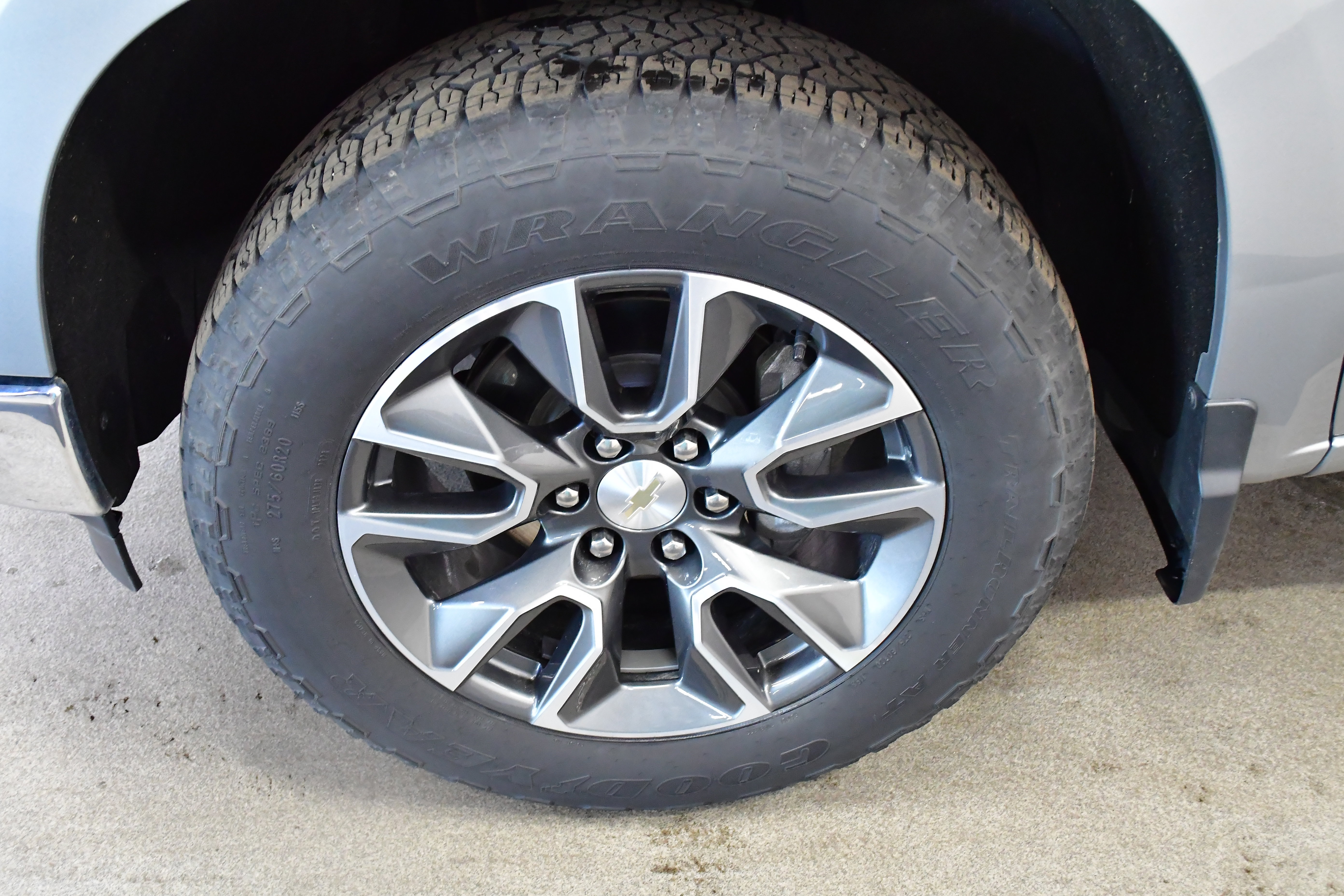 Used 2024 Chevrolet Silverado 1500 LT AWD/4WD image 34