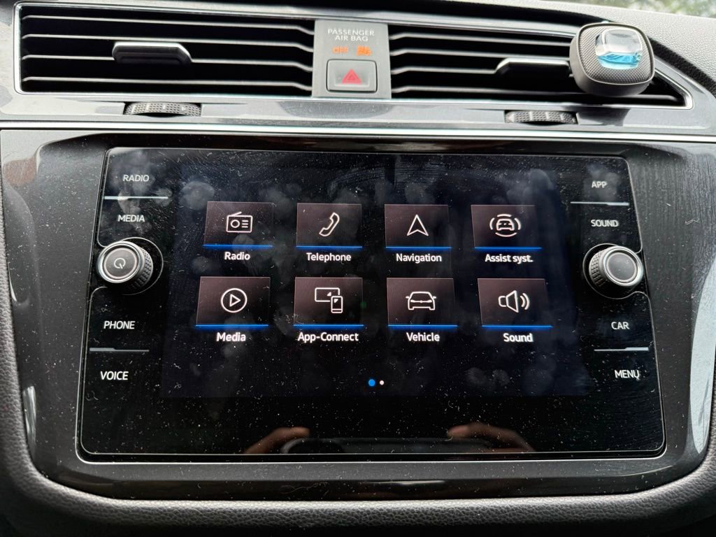 Used 2023 Volkswagen Tiguan SE image 21