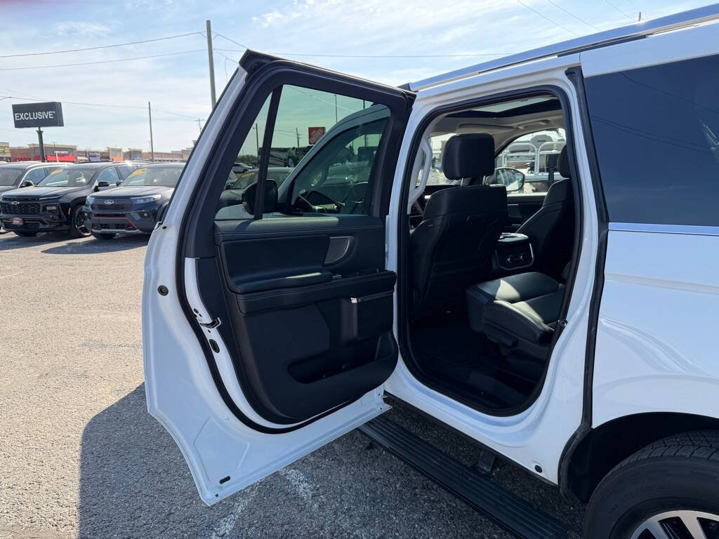 Used 2025 Ford Expedition Max Platinum AWD/4WD image 35