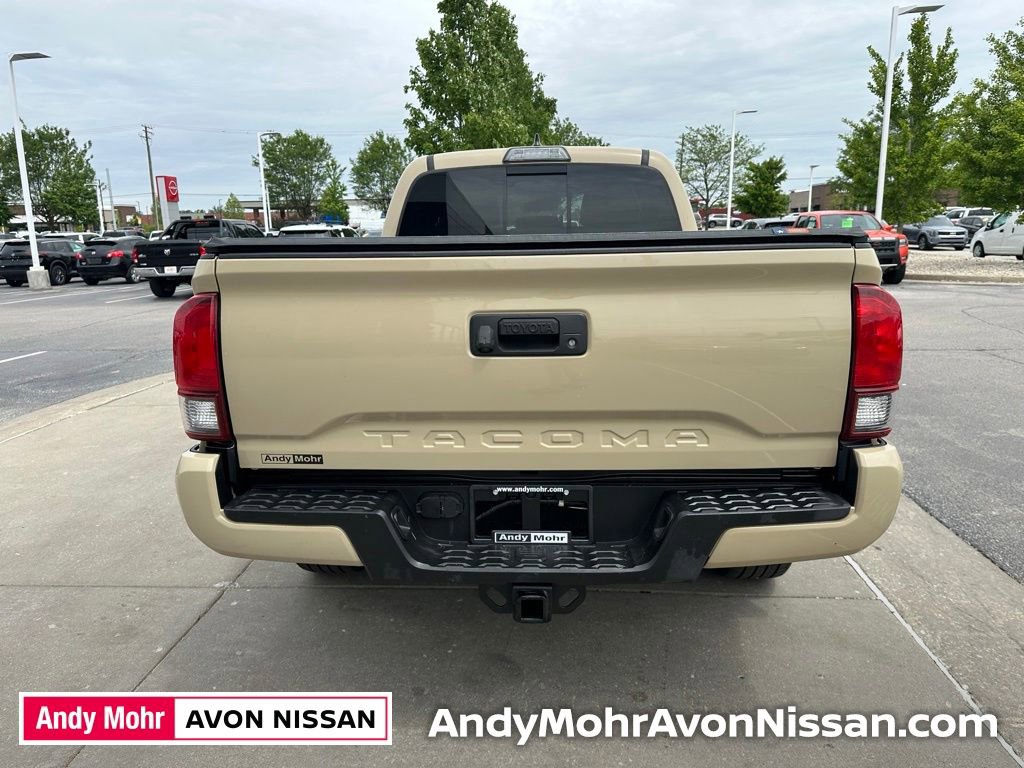 Used 2018 Toyota Tacoma TRD Sport AWD/4WD image 9
