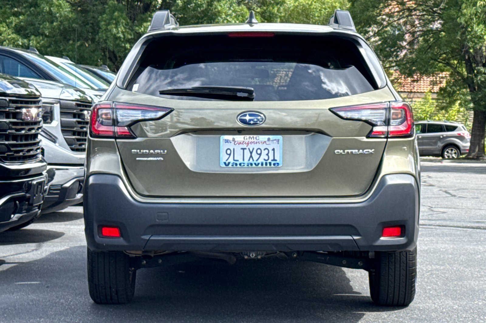 Used 2025 Subaru Outback Premium AWD/4WD image 6