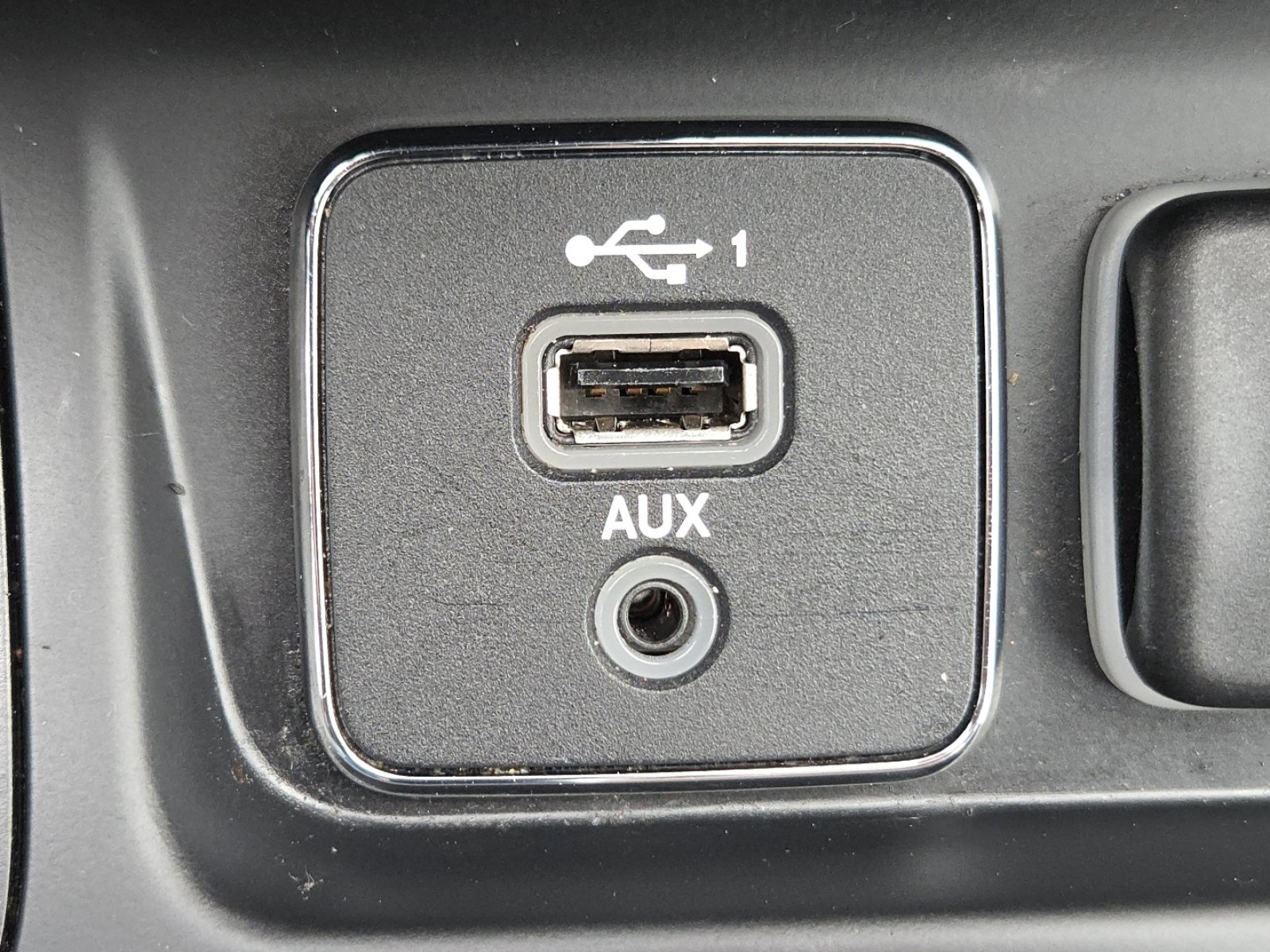 Used 2021 Jeep Cherokee Latitude Lux image 7